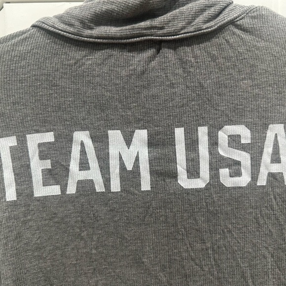 (2417) SKIMS NWT TEAM USA ROBE Olympic in HEATHER GRAY Sz M ** MISSING TIE - Picture 3 of 6